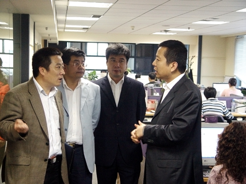 市人大財經(jīng)委領導視察錦程全球訂艙中心