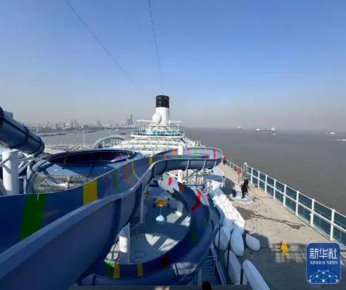 出海！國產(chǎn)首艘大型郵輪離港試運營
